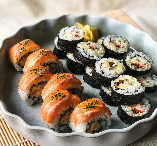 Как крутить роллы