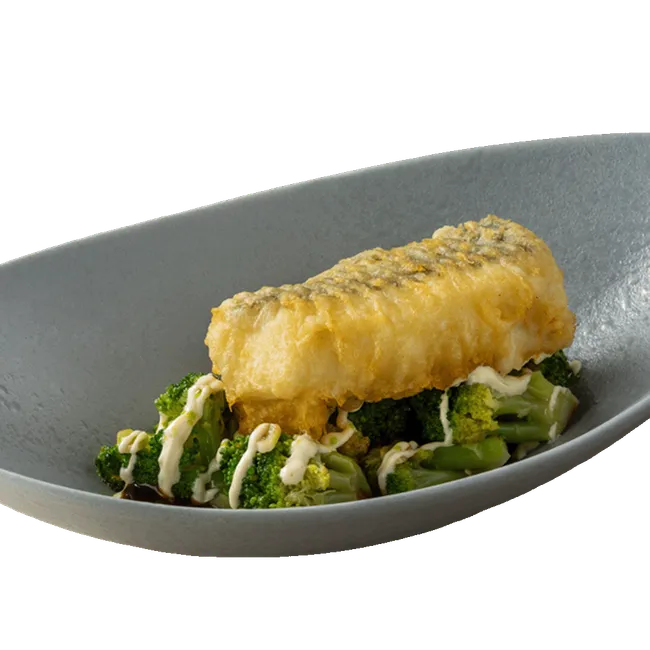 Треска с брокколи и соусом пармеджано