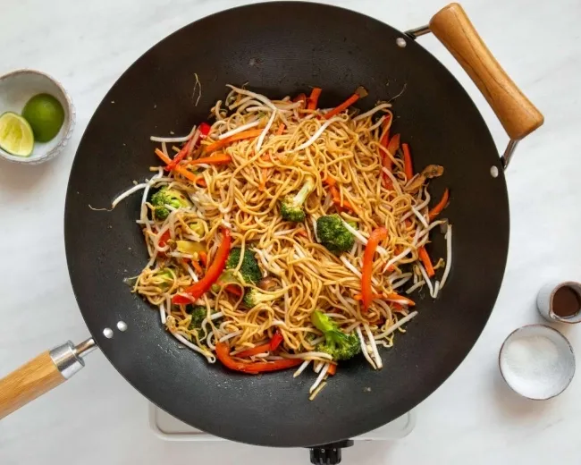 Лапша ВОК: рецепты и интересные факты