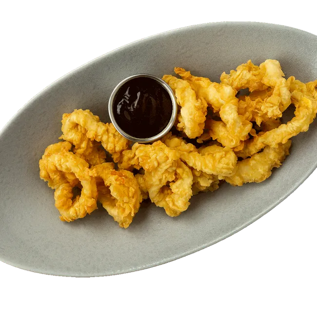 Кольца кальмара в панировке с соусом BBQ