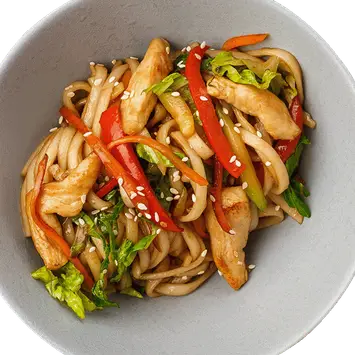 Удон с цыплёнком, овощами и соусом терияки