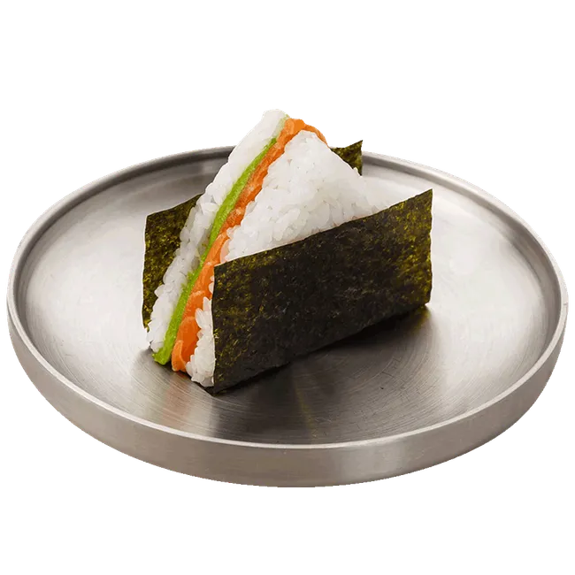 Онигири с лососем