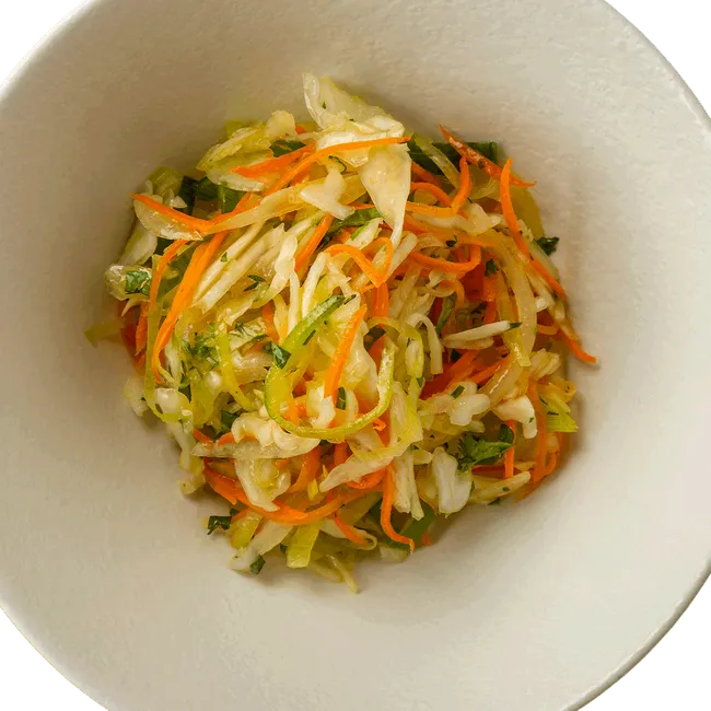 Пикантный салат с капустой