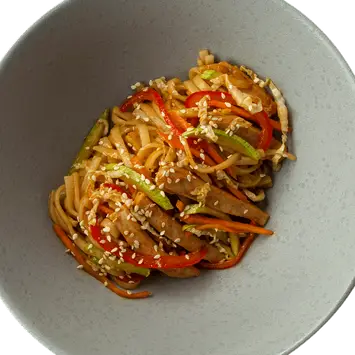 Удон со свининой, овощами и соусом терияки