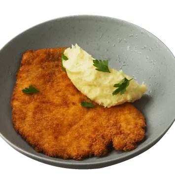 Куриный шницель с брусничным соусом и картофельным пюре