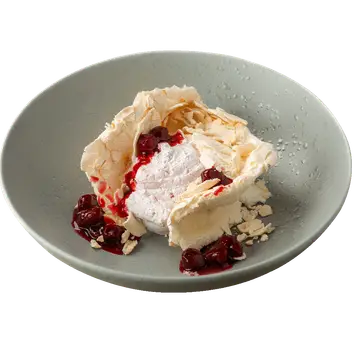 Воздушная меренга с вишней